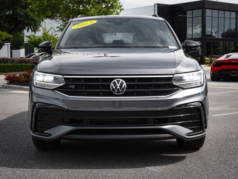 Used 2023 Volkswagen Tiguan SE R-Line AWD/4WD image 3