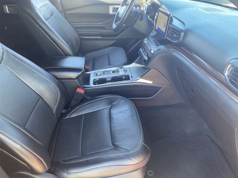 Used 2020 Ford Explorer Limited w/ Class III Trailer Tow Package image 12