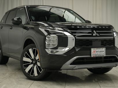 Used 2025 Mitsubishi Outlander SE