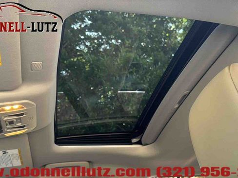 Used 2022 Toyota Highlander XLE FWD image 24