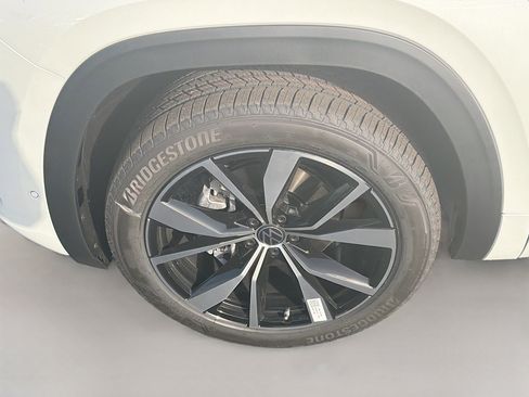 New 2026 Volkswagen Atlas Cross Sport SEL Premium R-Line AWD/4WD image 27