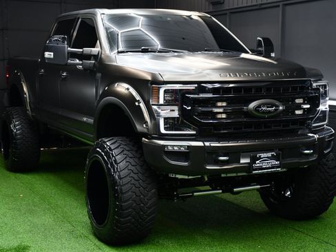 Used 2022 Ford F250 Platinum w/ FX4 Off-Road Package AWD/4WD image 18