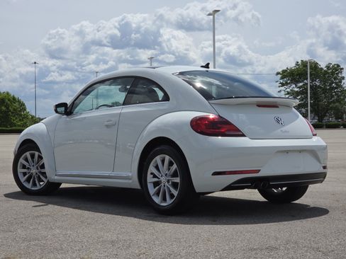 Used 2019 Volkswagen Beetle 2.0T SE FWD image 13