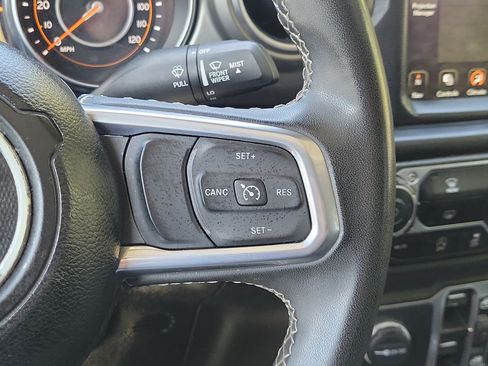 Used 2023 Jeep Gladiator Overland AWD/4WD image 25