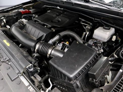 Certified 2024 Nissan Frontier SV w/ Technology Package image 17