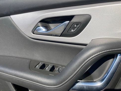 Used 2025 Chevrolet Blazer LT image 13