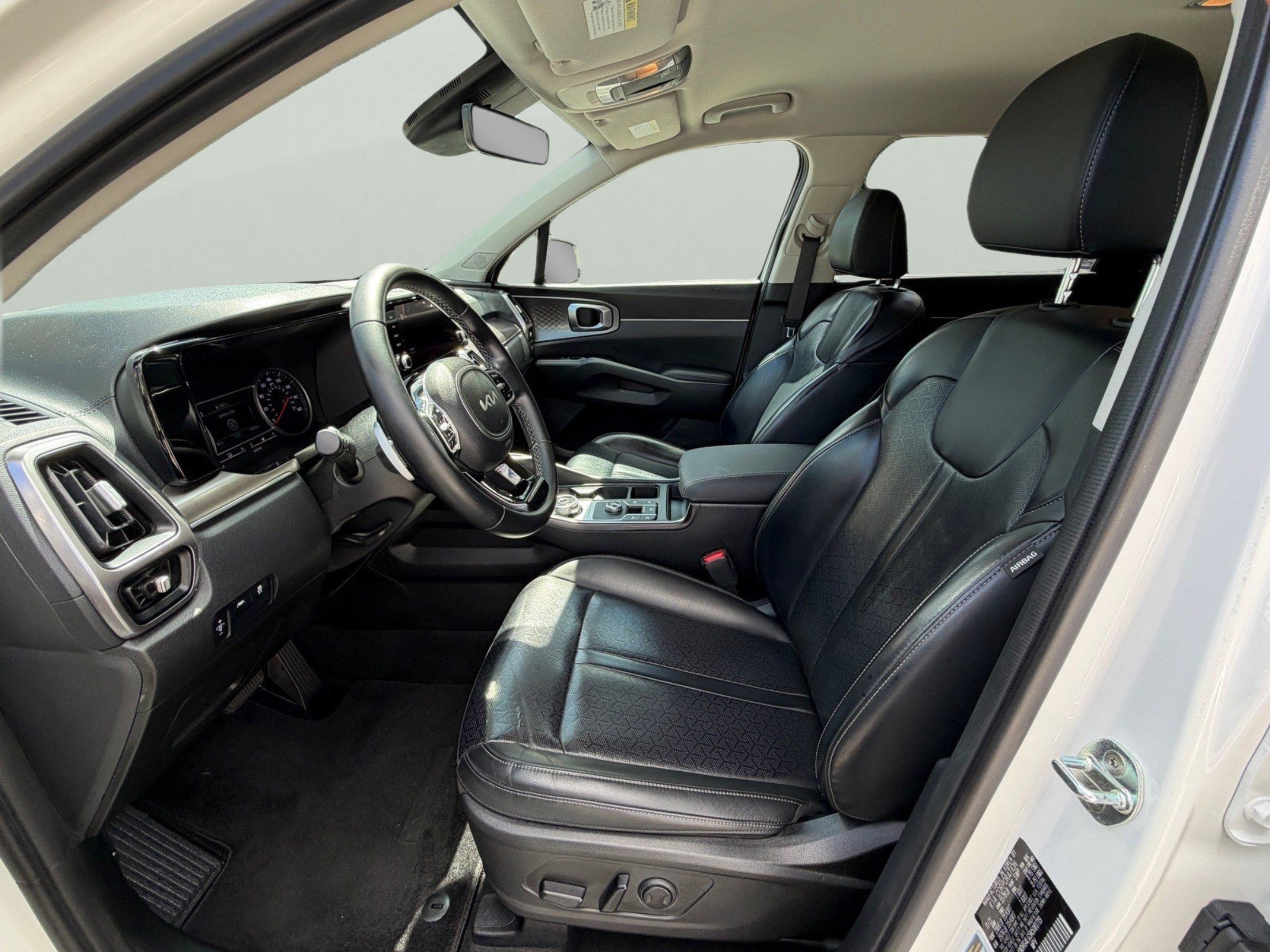 Used 2022 Kia Sorento S FWD image 11