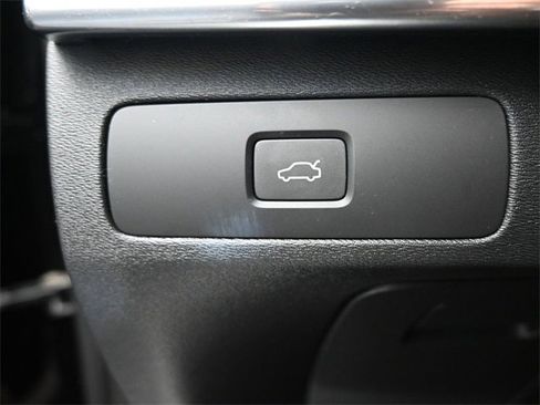 Used 2023 Volvo XC90 B5 Core image 35