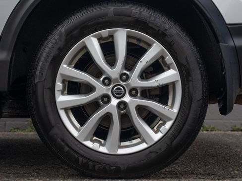 Used 2020 Nissan Rogue Sport SV w/ All-Weather Package AWD/4WD image 12