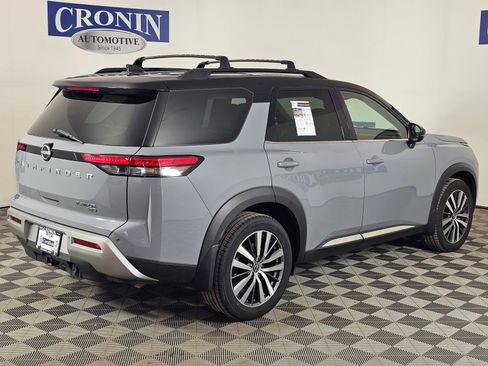 Used 2022 Nissan Pathfinder Platinum w/ Cargo Package AWD/4WD image 5