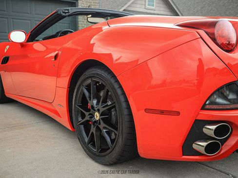 Used 2012 Ferrari California RWD image 54