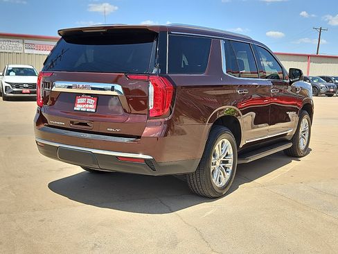 Used 2022 GMC Yukon SLT w/ SLT Premium Package AWD/4WD image 3