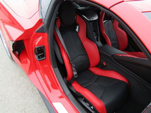 Used 2024 Chevrolet Corvette Stingray Premium Cpe w/ Z51 Performance Package RWD image 10