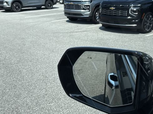 New 2025 Chevrolet Suburban Premier RWD image 19