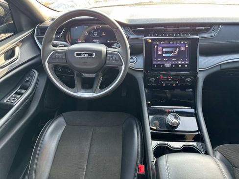 Used 2023 Jeep Grand Cherokee L Laredo AWD/4WD image 22