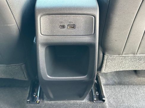Used 2025 Chevrolet Trax LT w/ LT Convenience Package FWD image 22