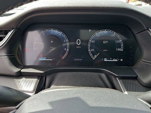 Used 2025 Jeep Grand Cherokee Altitude RWD image 16