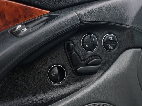 Used 2005 Mercedes-Benz SL 500 image 16