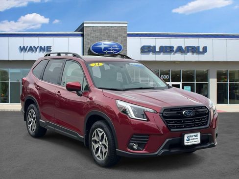 Certified 2024 Subaru Forester Premium AWD/4WD image 1