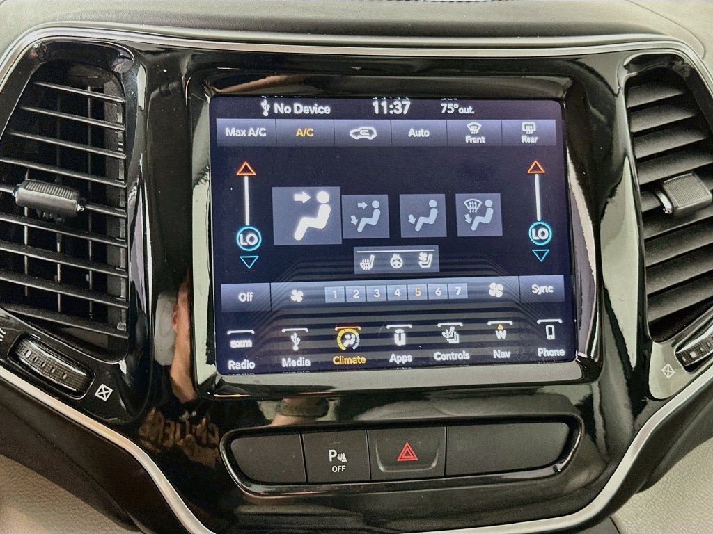 Used 2019 Jeep Cherokee Overland AWD/4WD image 22
