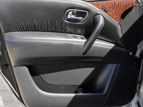 Used 2019 Nissan Armada Platinum w/ Interior Lighting Package image 21