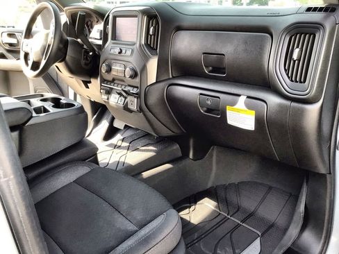 Used 2025 Chevrolet Silverado 2500 Custom w/ Custom Value Package image 30