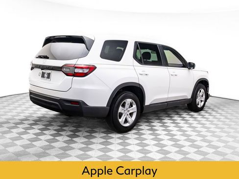Used 2023 Honda Pilot LX image 5