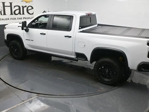 New 2026 Chevrolet Silverado 2500 ZR2 w/ LPO, Dark Essentials Package image 19
