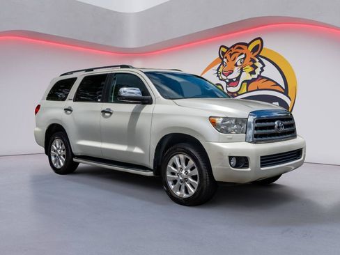 Used 2013 Toyota Sequoia Platinum AWD/4WD image 3