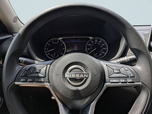 Used 2025 Nissan Sentra SV FWD image 27