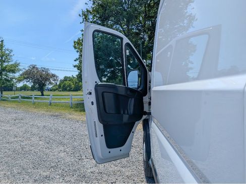 Used 2026 RAM ProMaster 2500 w/ Convenience Group FWD image 12