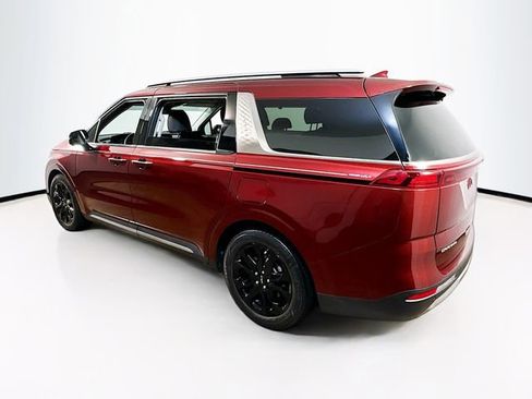 Used 2023 Kia Carnival SX FWD image 5