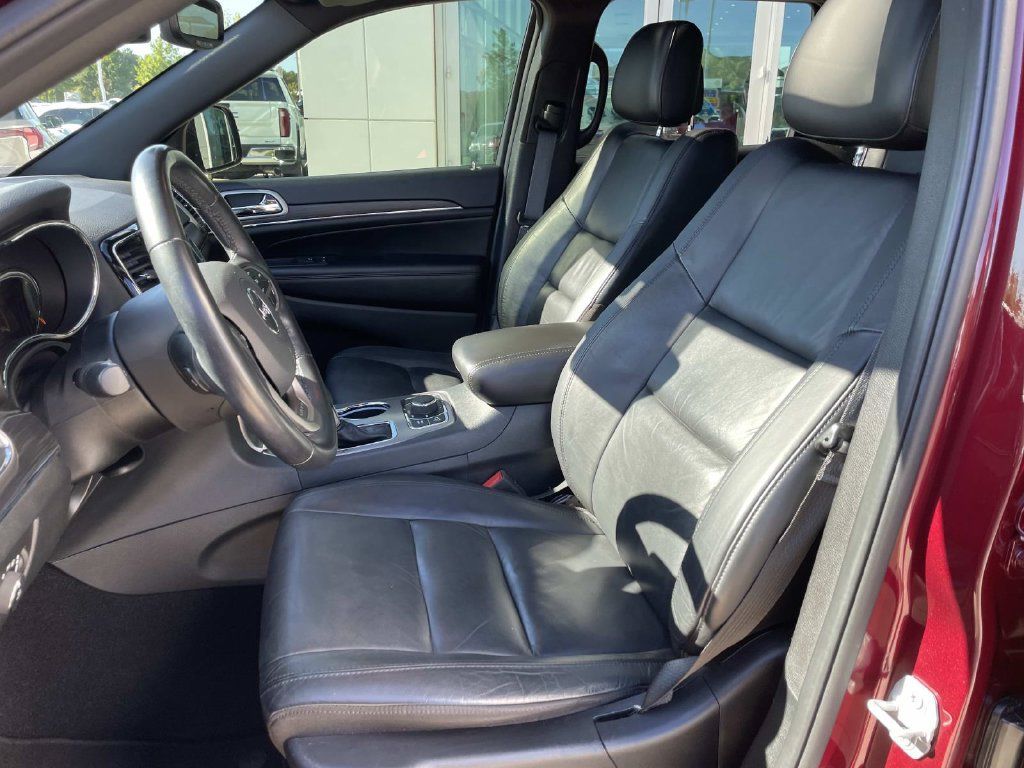 Used 2020 Jeep Grand Cherokee Limited AWD/4WD image 18
