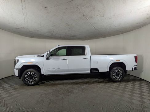 New 2026 GMC Sierra 3500 Denali Ultimate image 3