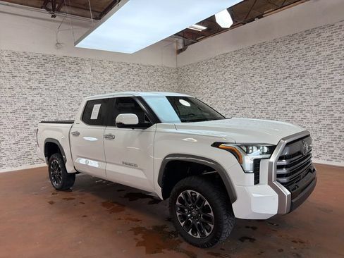Used 2025 Toyota Tundra Limited AWD/4WD image 1