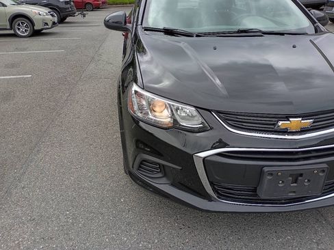 Used 2018 Chevrolet Sonic Premier FWD image 4