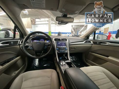 Used 2019 Ford Fusion SE image 27