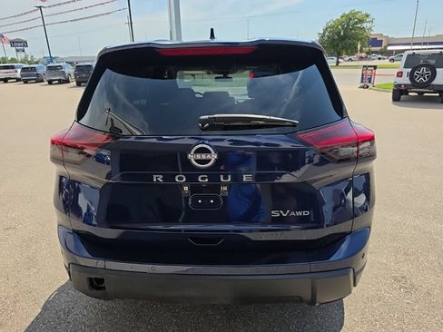 Used 2024 Nissan Rogue SV AWD/4WD image 4