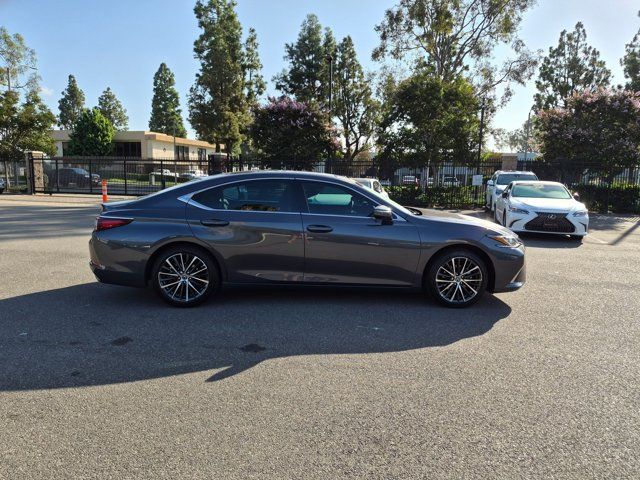 Used 2025 Lexus ES 350 w/ Premium Package FWD image 4