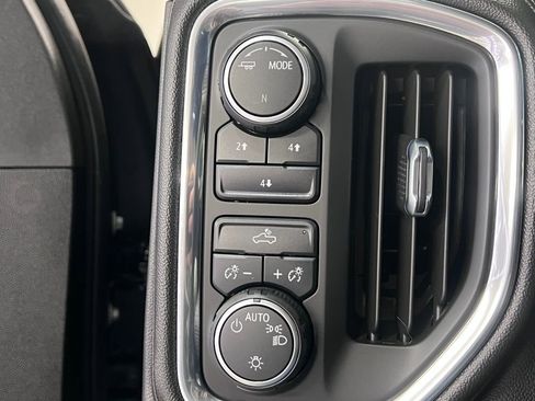 Used 2022 Chevrolet Silverado 2500 LT w/ Z71 Off-Road Package image 26