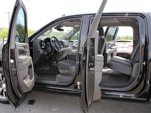 Used 2023 Chevrolet Silverado 1500 LT AWD/4WD image 15