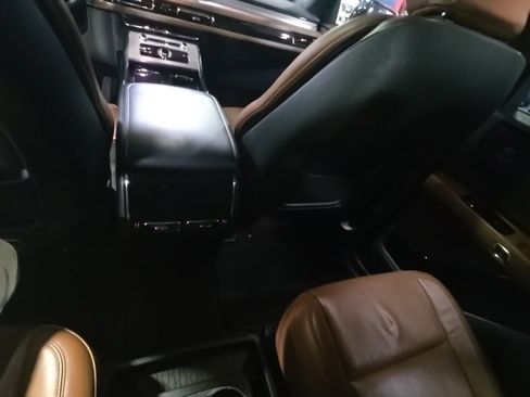 Used 2023 Lincoln Aviator Reserve w/ Equipment Group 201A image 13