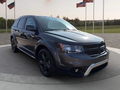 Used 2020 Dodge Journey Crossroad FWD image 9