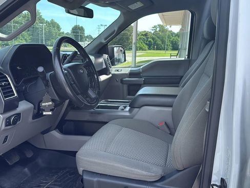 Used 2017 Ford F150 XLT w/ Equipment Group 302A Luxury AWD/4WD image 16