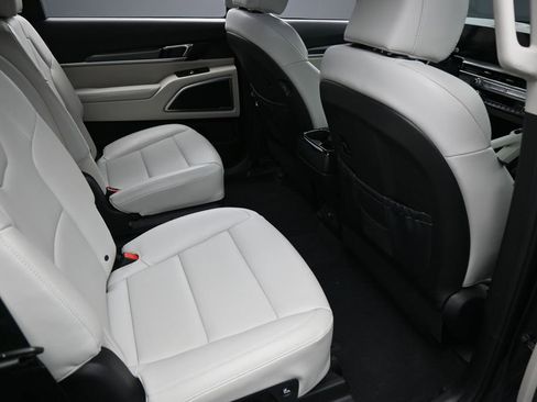 Used 2024 Kia Telluride S w/ S Sunroof Package FWD image 29