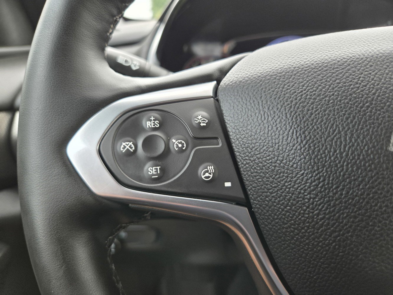 Used 2023 Chevrolet Traverse Premier AWD/4WD image 21
