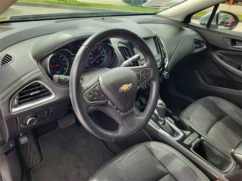 Used 2017 Chevrolet Cruze Premier image 15