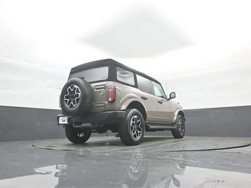 New 2026 Ford Bronco Outer Banks image 37