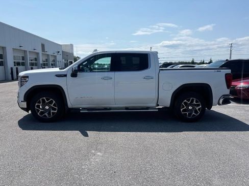 Used 2022 GMC Sierra 1500 SLT w/ SLT Premium Package AWD/4WD image 2