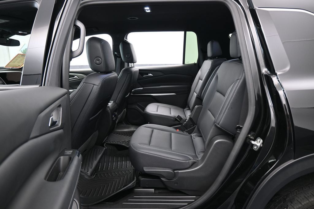 Used 2024 Chevrolet Traverse LT w/ Midnight/Sport Edition FWD image 34